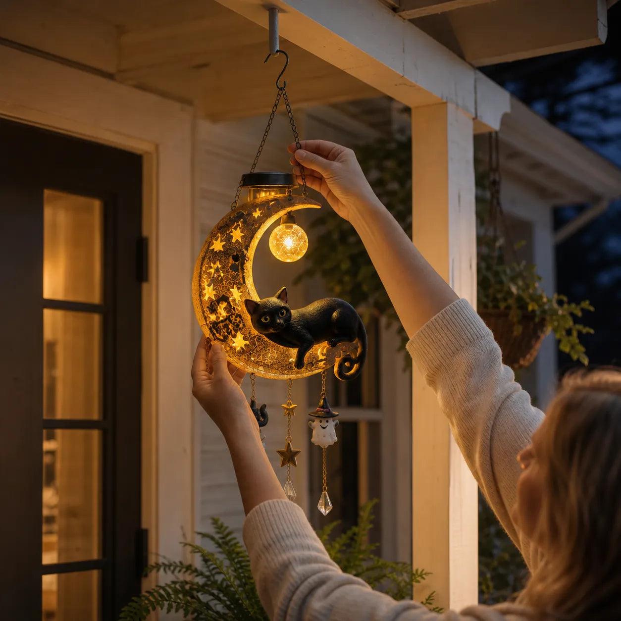 🌙 ✨ A Little Halloween Magic in Every Breeze – Solar Hanging Lantern 🎃